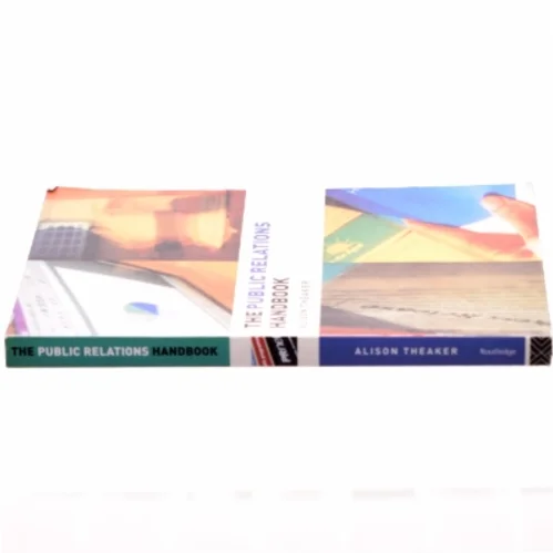 The public relations handbook af Alison Theaker (Bog)