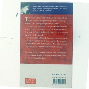 Pigerne fra byen af Angela Huth (Bog)