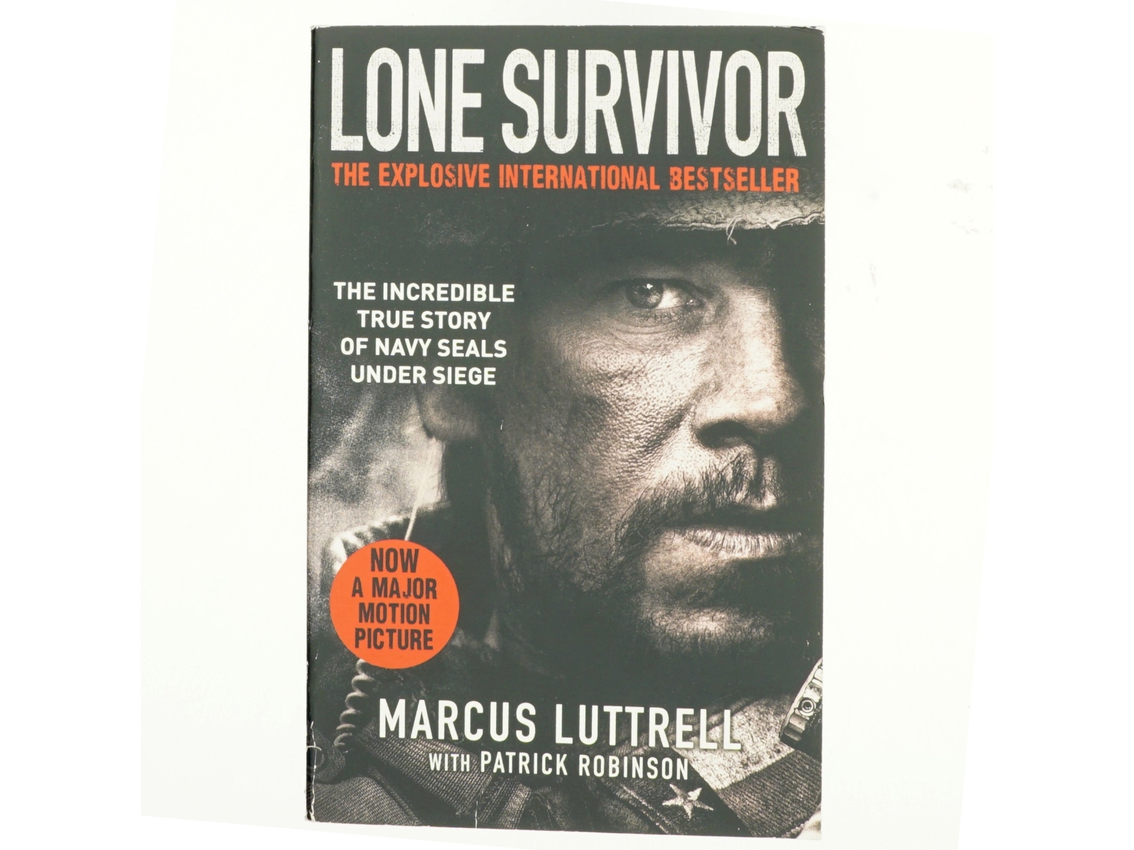 Lone survivor : the incredible true story of Navy SEALs under siege af Marcus Luttrell (Bog)