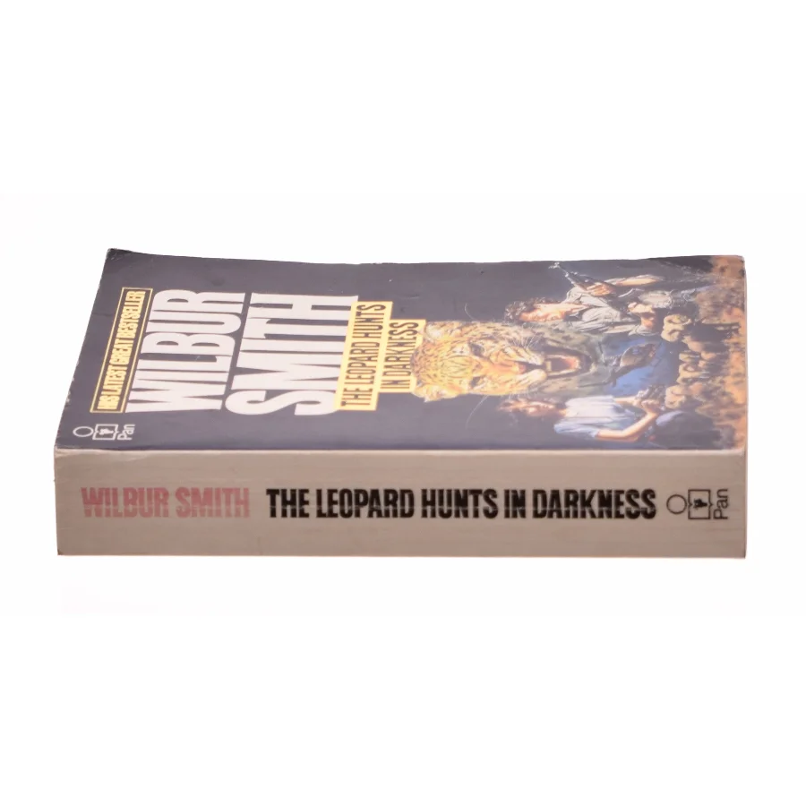 The Leopard Hunts in Darkness by Wilbur, Smith, Wilbur a. Smith af Wilbur Smith (Bog)