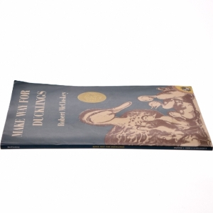 Make Way for Ducklings af Robert McCloskey (Bog)