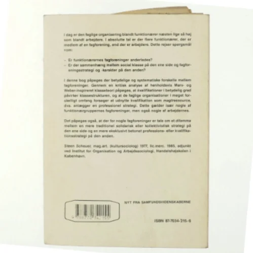 Fagforeninger mellem kollektiv og profession af Steen Scheuer (Bog)