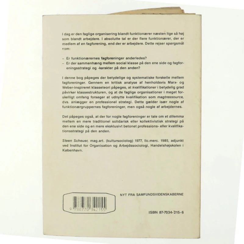Fagforeninger mellem kollektiv og profession af Steen Scheuer (Bog)