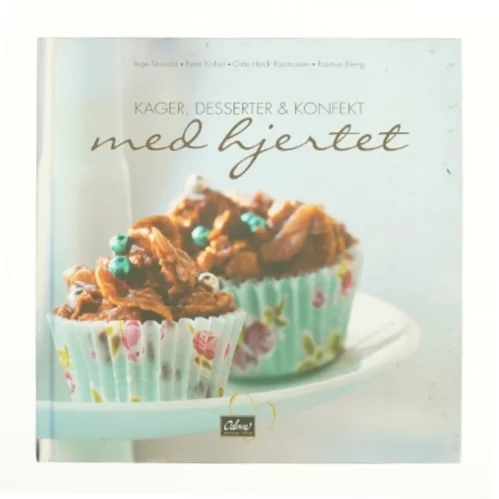 Kager, desserter og konfekt med hjertet (Bog)
