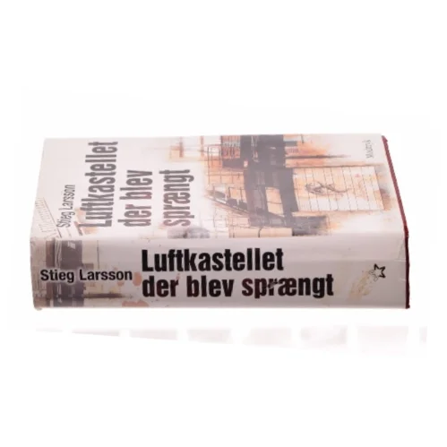 Luftkastelletderblevsprngt Stir up a Hornets' Nest of Girl. Shi Dige Larsen. the Danish Original. Hardcover](chinese Edition) (Bog)