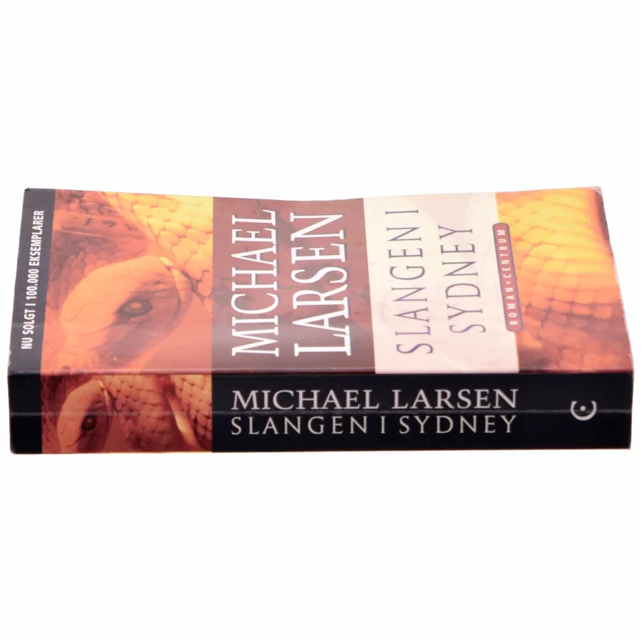 Slangen i Sydney : roman af Michael Larsen (f. 1961) (Bog)
