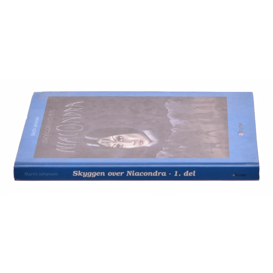 Skyggen over Niacondra af Martin Johansen fra Bog