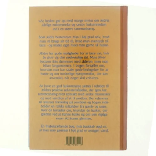 At huske af Karen Akhøj (Bog)