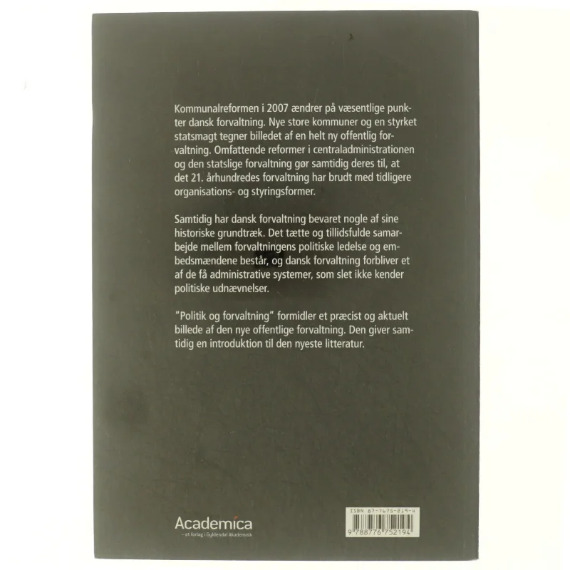 Politik og forvaltning (Bog)
