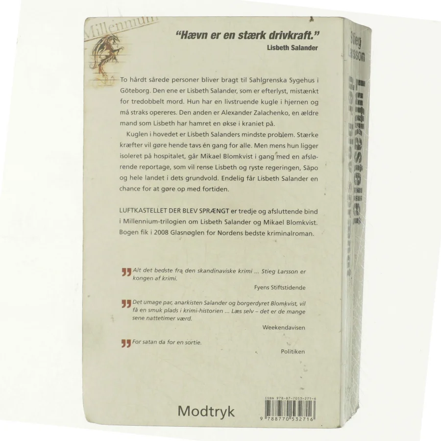 Luftkastellet Der Blev Spraengt (af Stieg Larsson) [Imported] [Paperback] (Danish) (Millennium, 3. Bind) af Stieg Larsson (Bog)