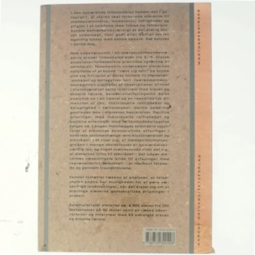 Den vordende demokrat : en undersøgelse af skoleklassen som demokratisk lærested af Bo Jacobsen (f. 1940) (Bog)