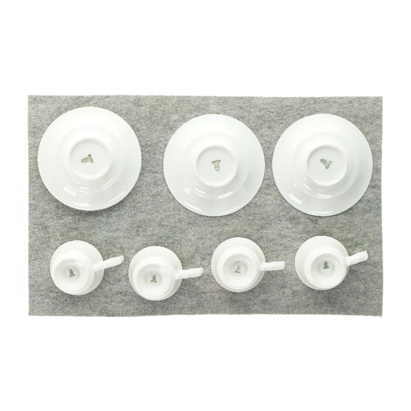 Sæt (4 kopper og 4 underkopper) 4 stk. (str. 7x7cm og 13cm)