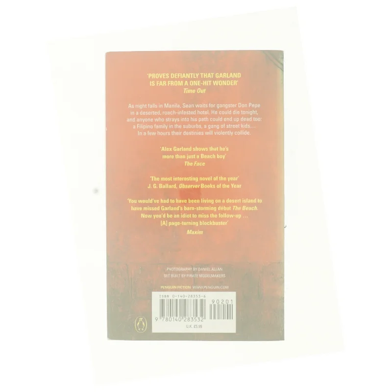 The Tesseract af Garland, Alex (Bog)