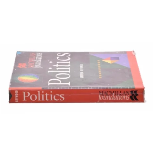 Politics af Andrew Heywood (Bog)