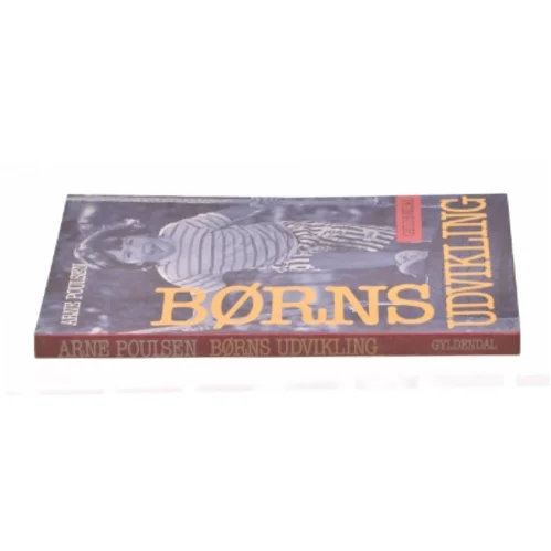 Børns udvikling af Arne Poulsen (Bog)
