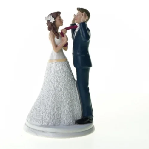 Brud og gom til bryllups-kage fra Dekora (str. 12 gang en 20 cm)