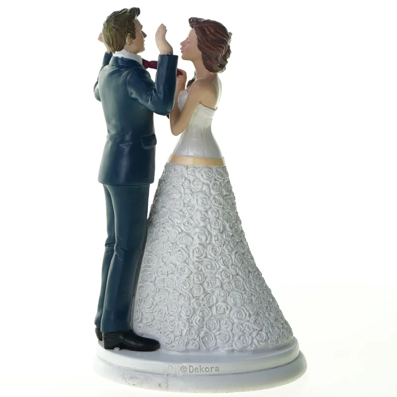 Brud og gom til bryllups-kage fra Dekora (str. 12 gang en 20 cm)