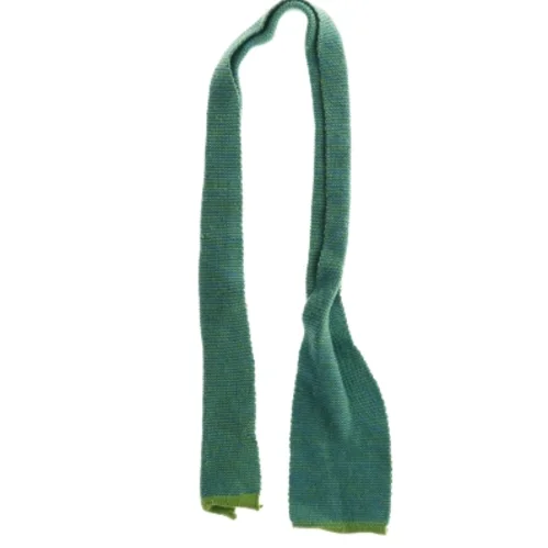 Strikket uldtørklæde