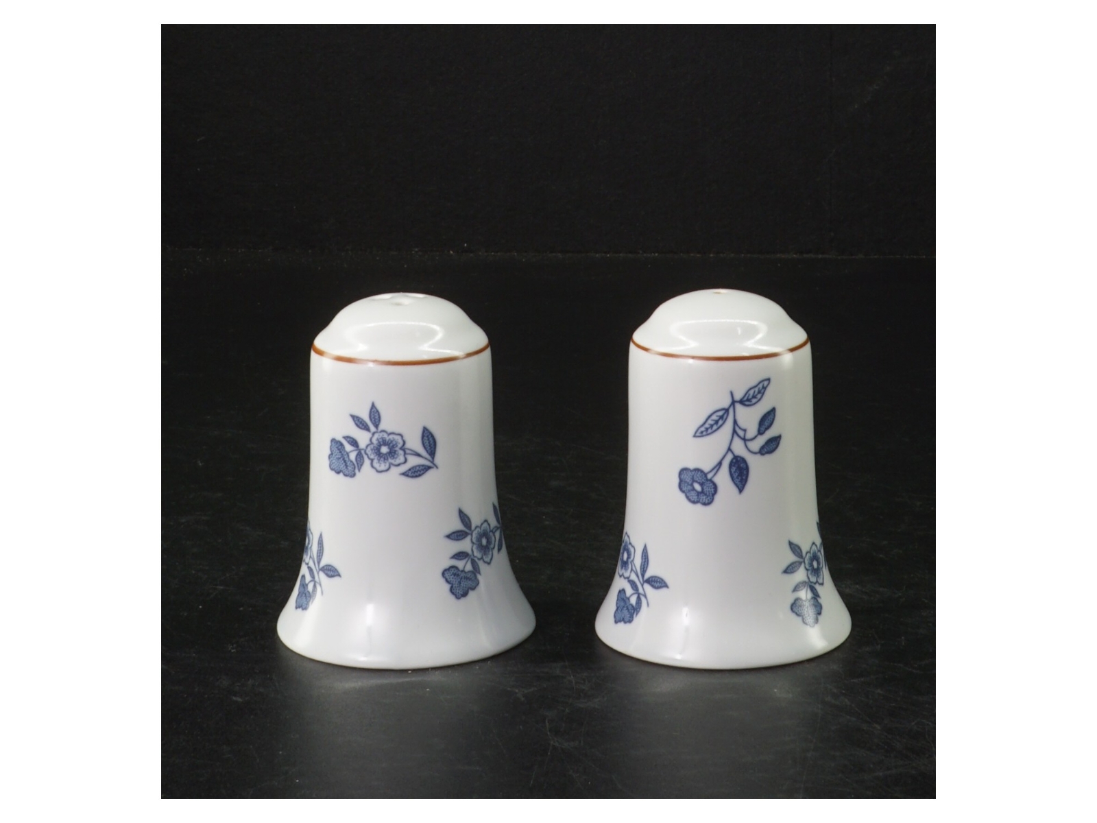 Ostindia Rörstrand salt- og pebersæt porcelæn (str. H. 7,5 cm)