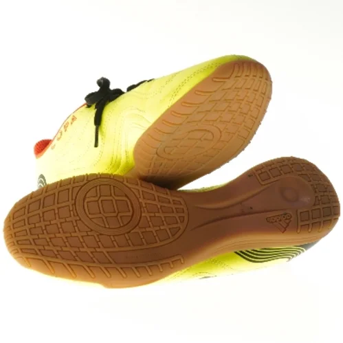 Indendørs fodboldsko str. 40 fra Adidas (str. 40 )