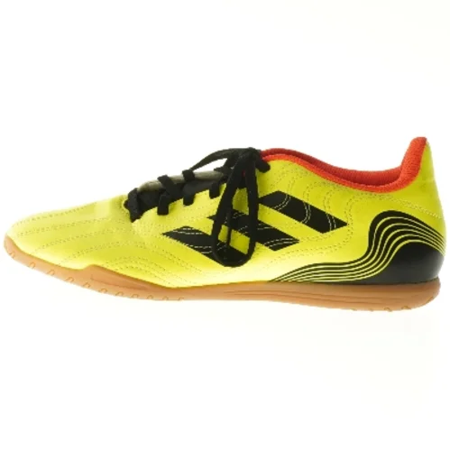 Indendørs fodboldsko str. 40 fra Adidas (str. 40 )