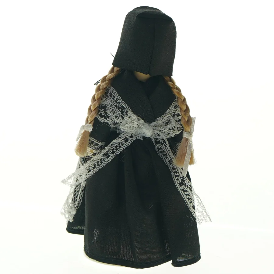 Traditionel folkedukke (str. 16 cm)