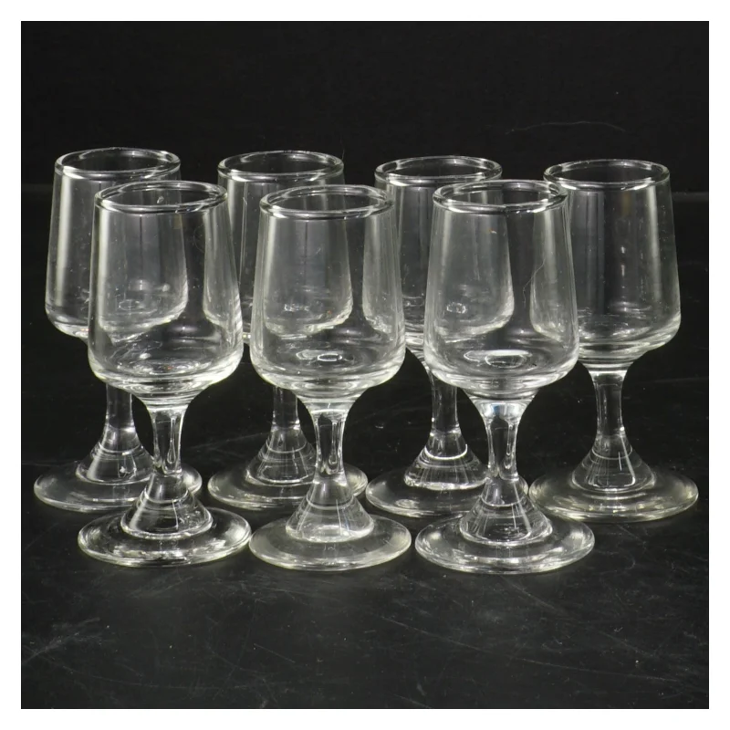 Sæt med glas (str. 8,5 cm. 7 styk)