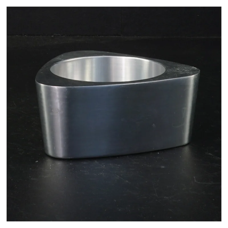 Triangulære fyrfadsstager fra IKEA (str. Ø 8 cm 11,5 x 5 cm)