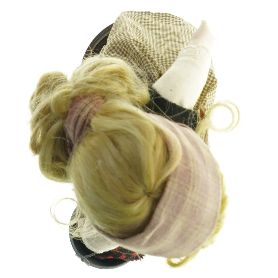 Porcelænsdukke med tøj og spand (str. 42 cm)