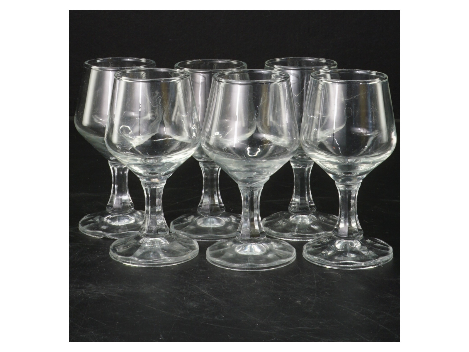 Sæt med 6 små glas (str. 10 cm. 6 styk)