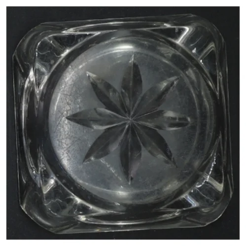 Gennemsigtig glasaskebæger (str. 12 x 12 x 4 cm)