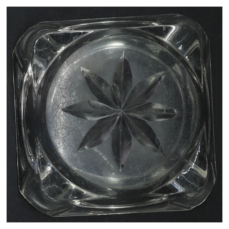 Gennemsigtig glasaskebæger (str. 12 x 12 x 4 cm)