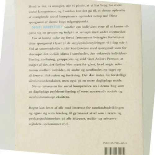 Social kompetence : når individet, de andre og samfundet mødes af Anders Persson (f. 1956) (Bog)