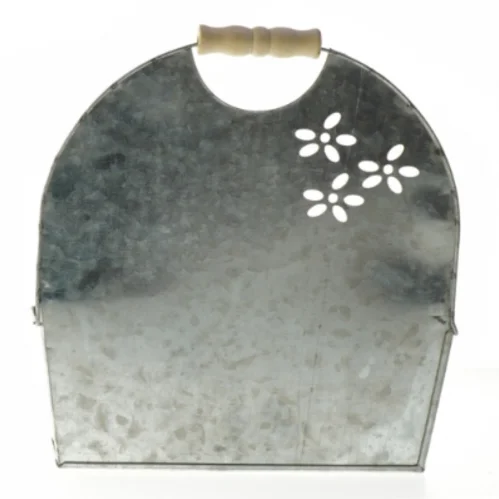 Metal vægopbevaring med blomstermønster (str. 25x24 cm)