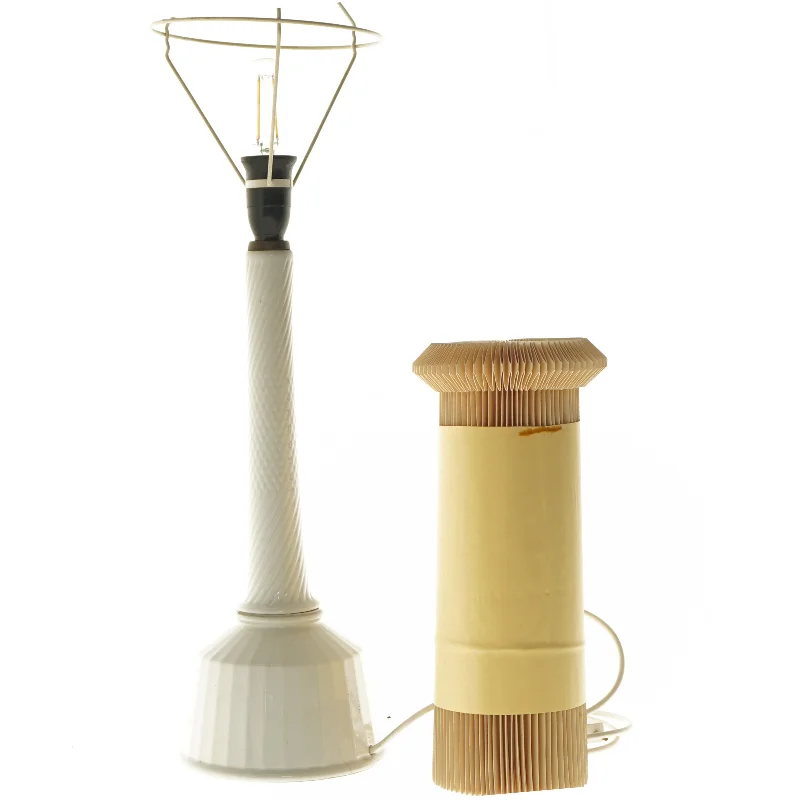 Bordlampe med skærm (str. 63 cm)