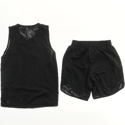 Sportssæt med top og shorts fra Spalding (str. 128)