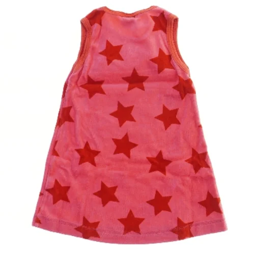 Kjole med stjernemønster fra Kameleont Design (str. 98)