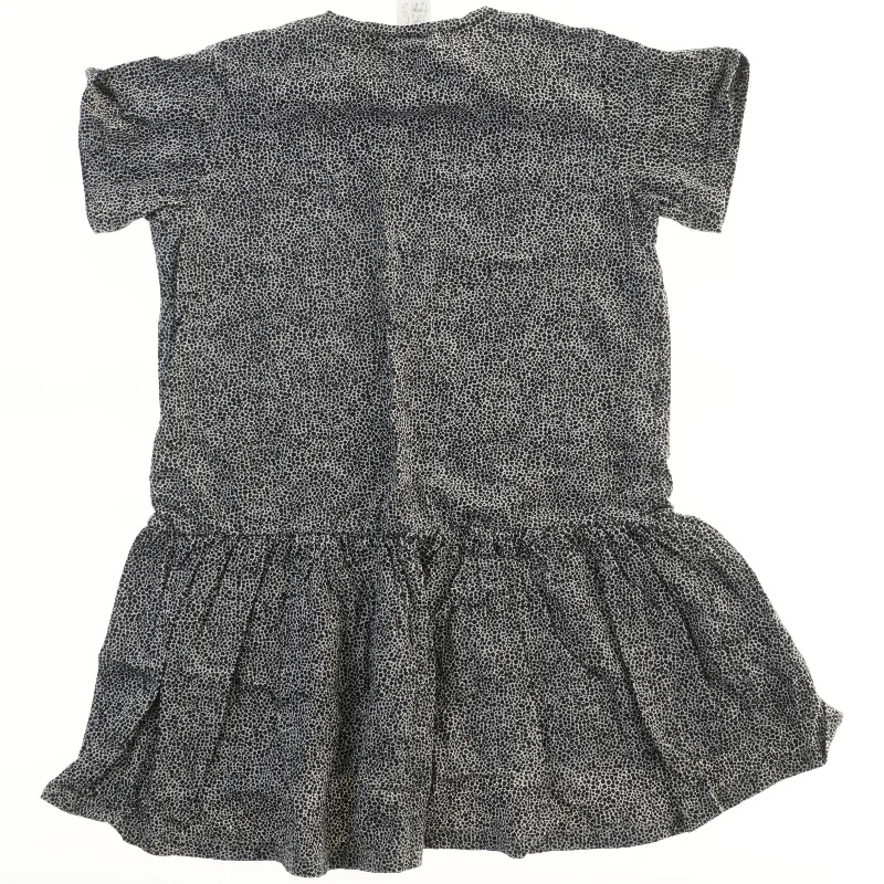 Kortærmet kjole med mønster (str. 122)