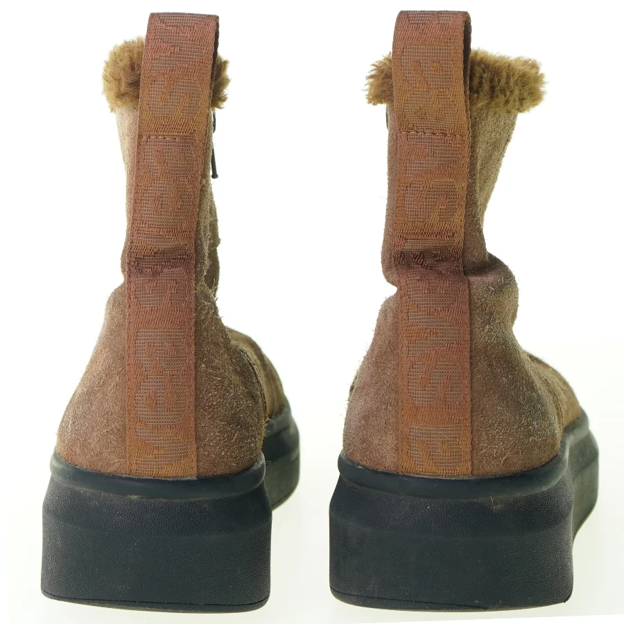 Sko fra Svea (str. 36)