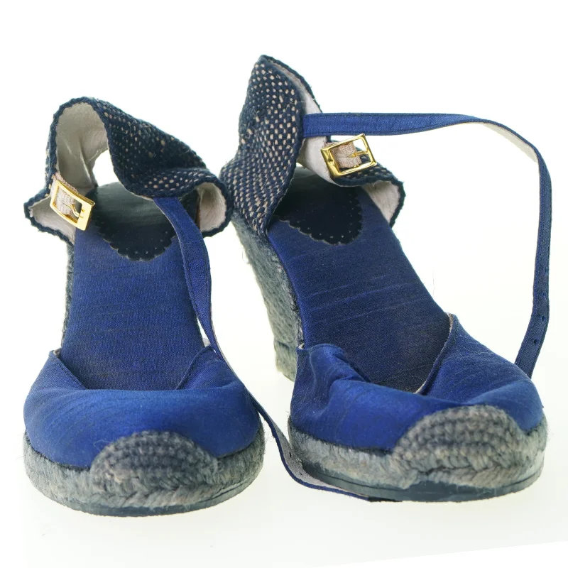 Sko med kilehæl i flet (str. 38)