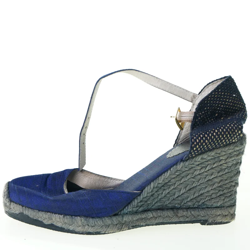 Sko med kilehæl i flet (str. 38)