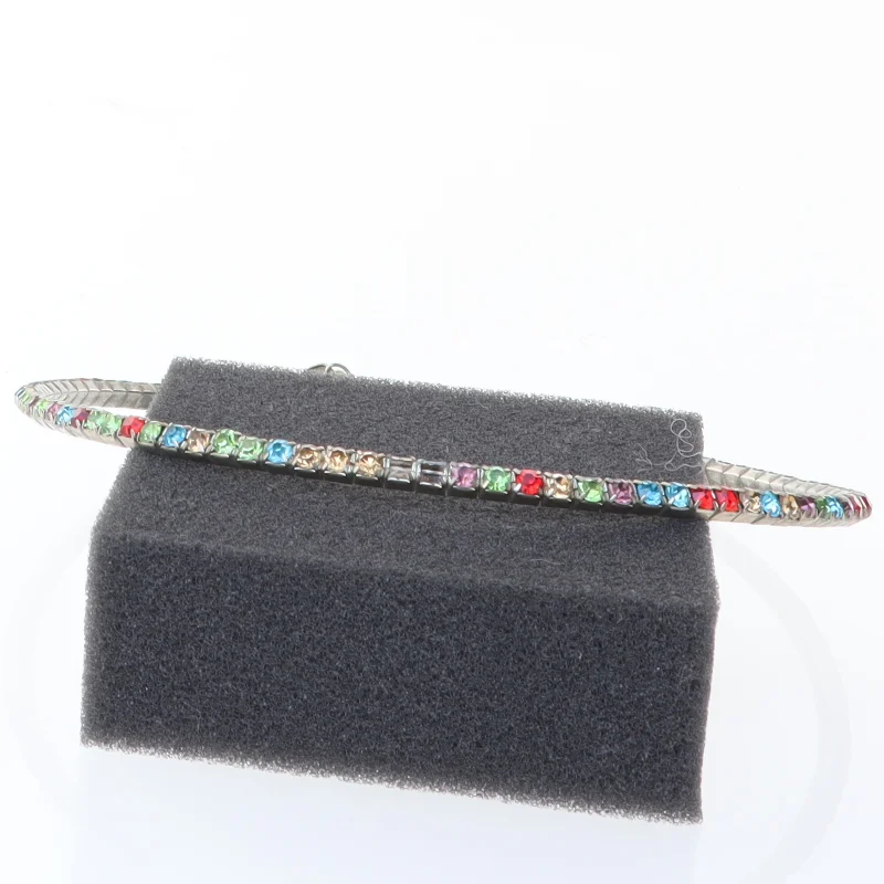 Farverig halskæde (str. Ø 11,5)