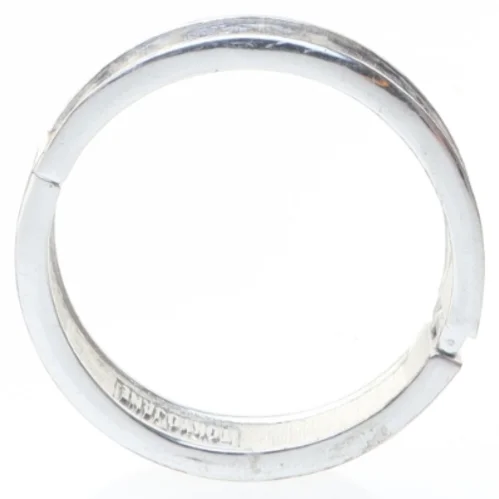 Sølvfarvet manchetarmbånd fra Tokyo Jane (str. 7 cm)