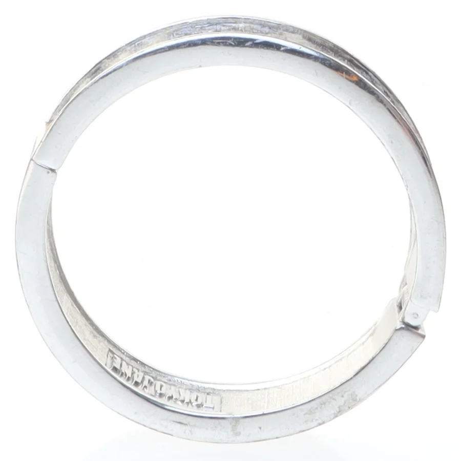 Sølvfarvet manchetarmbånd fra Tokyo Jane (str. 7 cm)