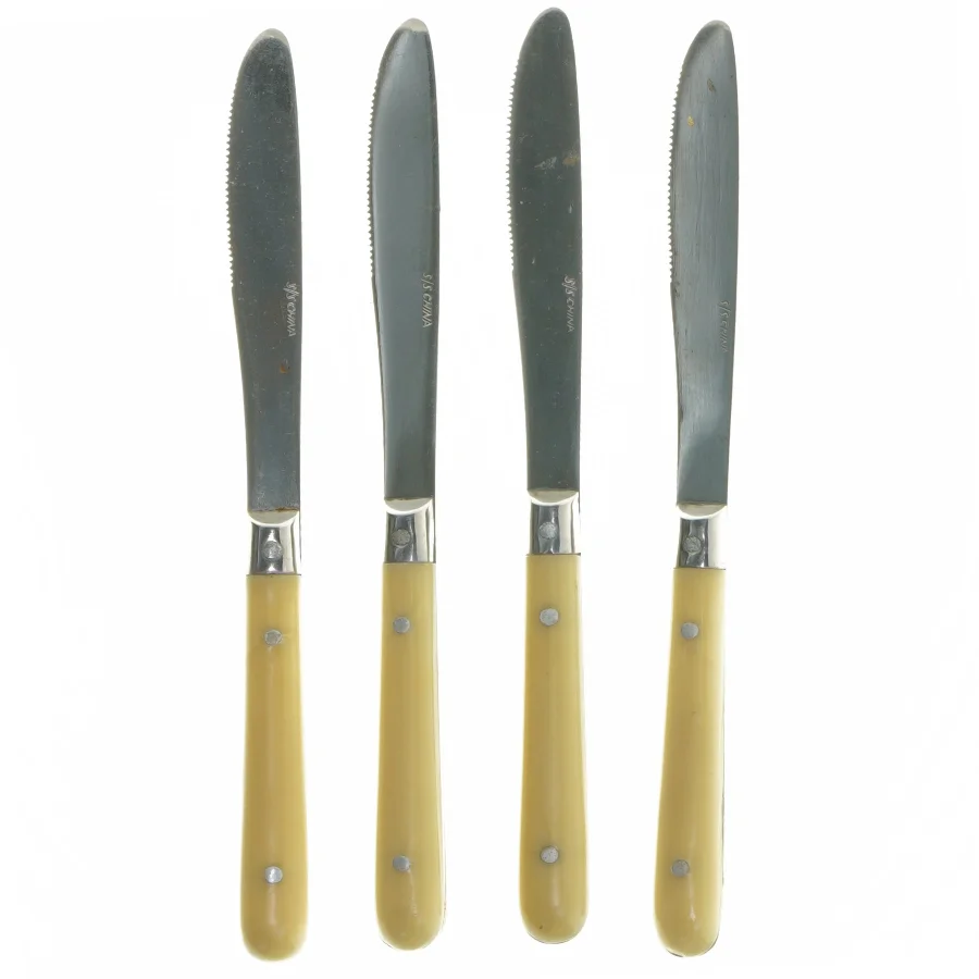 Sæt af fire smørknive (str. 20 cm)