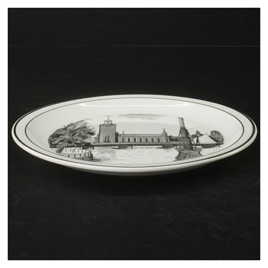 Dekorativt porcelænstallerken fra Gustavsberg (str. Ø. 19 cm)