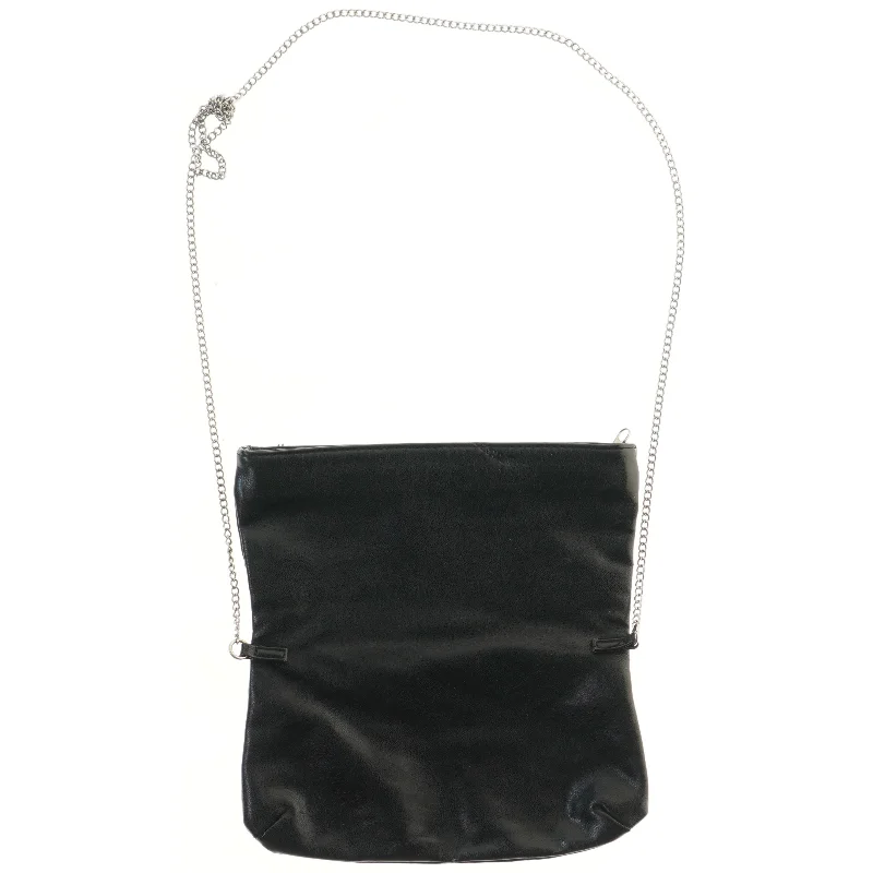 Sort skuldertaske med nitter (str. 26x27 cm)