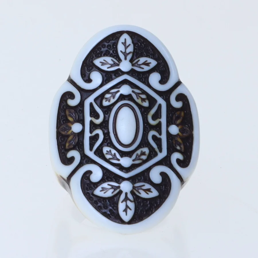 Dekorativ ring med mønster (str. 53 mm)