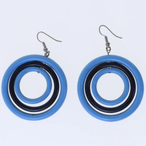 Runde øreringe med blå og sorte cirkler (str. Ø. 50 mm. længde. 70 mm)