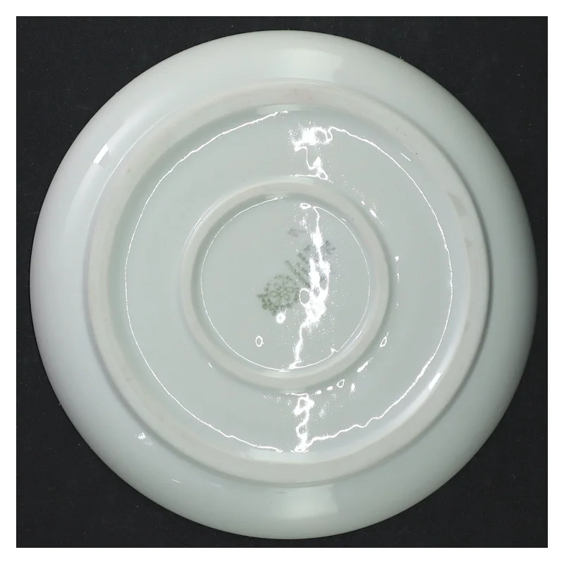 Hvid porcelænstallerken (str. 16 cm i diameter)